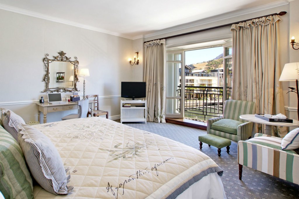 Table Mountain Luxury Room at The Cape Grace. (Claire Gunn)