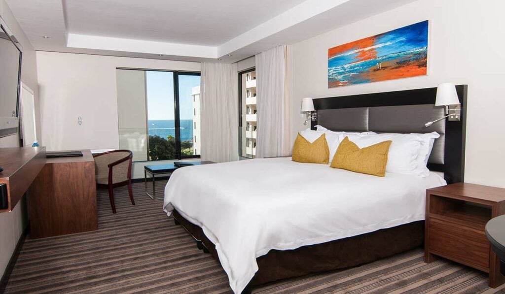 Cape-Manor-Executive-bedroom