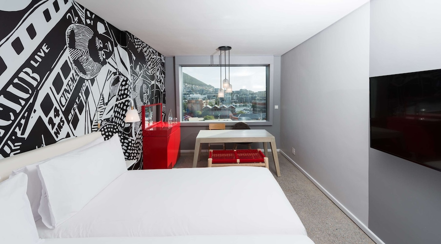 Radisson Red