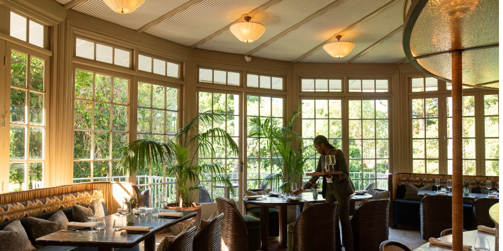 This August, Amura at Mount Nelson presents an extraordinary culinary experience as two of the world's most celebrated chefs, Ángel León and Alain Roux, come together for an exclusive four-hands dining event.