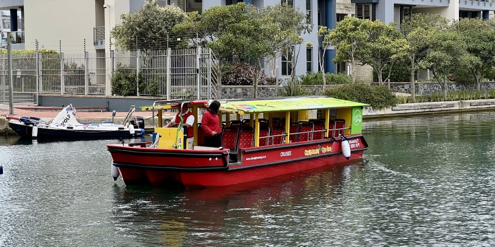Ciudad del Lado gancho el primer barco eléctrico comercial de Sudáfrica en V&A Waterfront Ciudad del Lado gancho el primer barco eléctrico comercial de Sudáfrica en V&A Waterfront