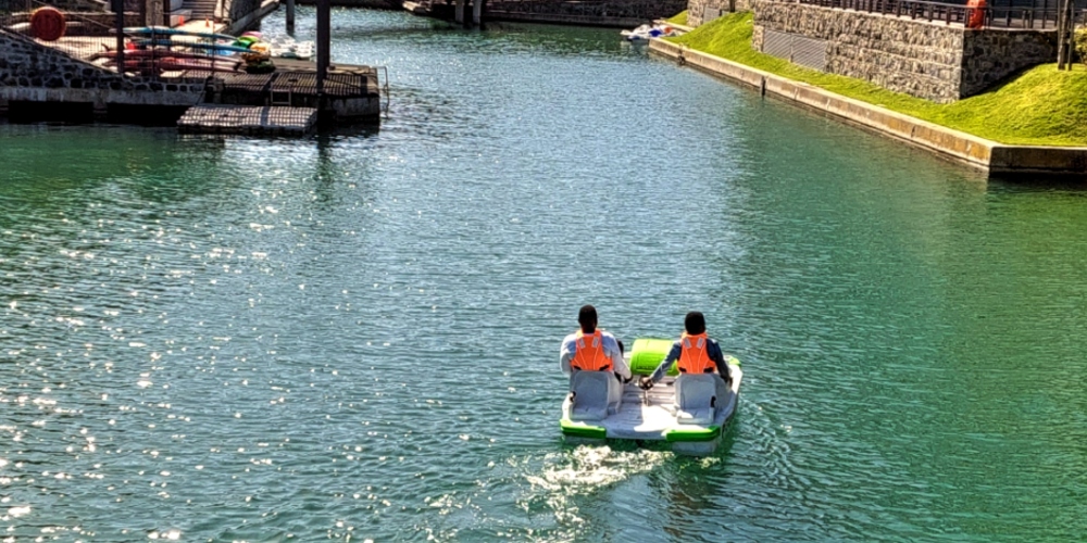 pedal boat